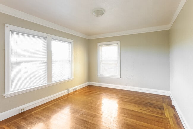 Building Photo - 708 Calmar Ave