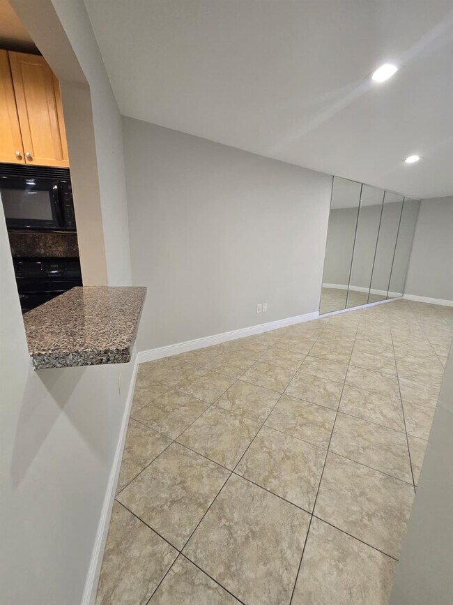 Building Photo - 4121 Stirling Rd