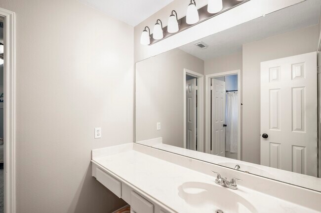 Building Photo - 16315 Hammerwood Ct