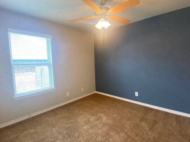 Building Photo - 5 BEDROOM, BELTON ISD