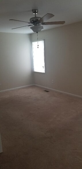 Building Photo - 801 Burcale Rd