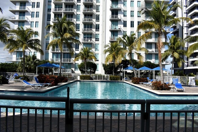 Building Photo - 300 S Australian Ave