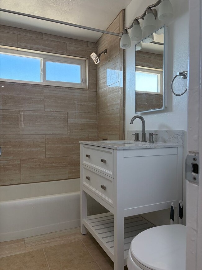 Building Photo - Beautiful 3 Bedroom/2 Bathroom Home for Rent/ $1800 Rent & $1800 Security Deposit