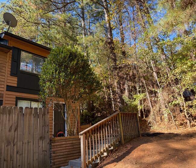 Building Photo - 6473 Klinect Ct