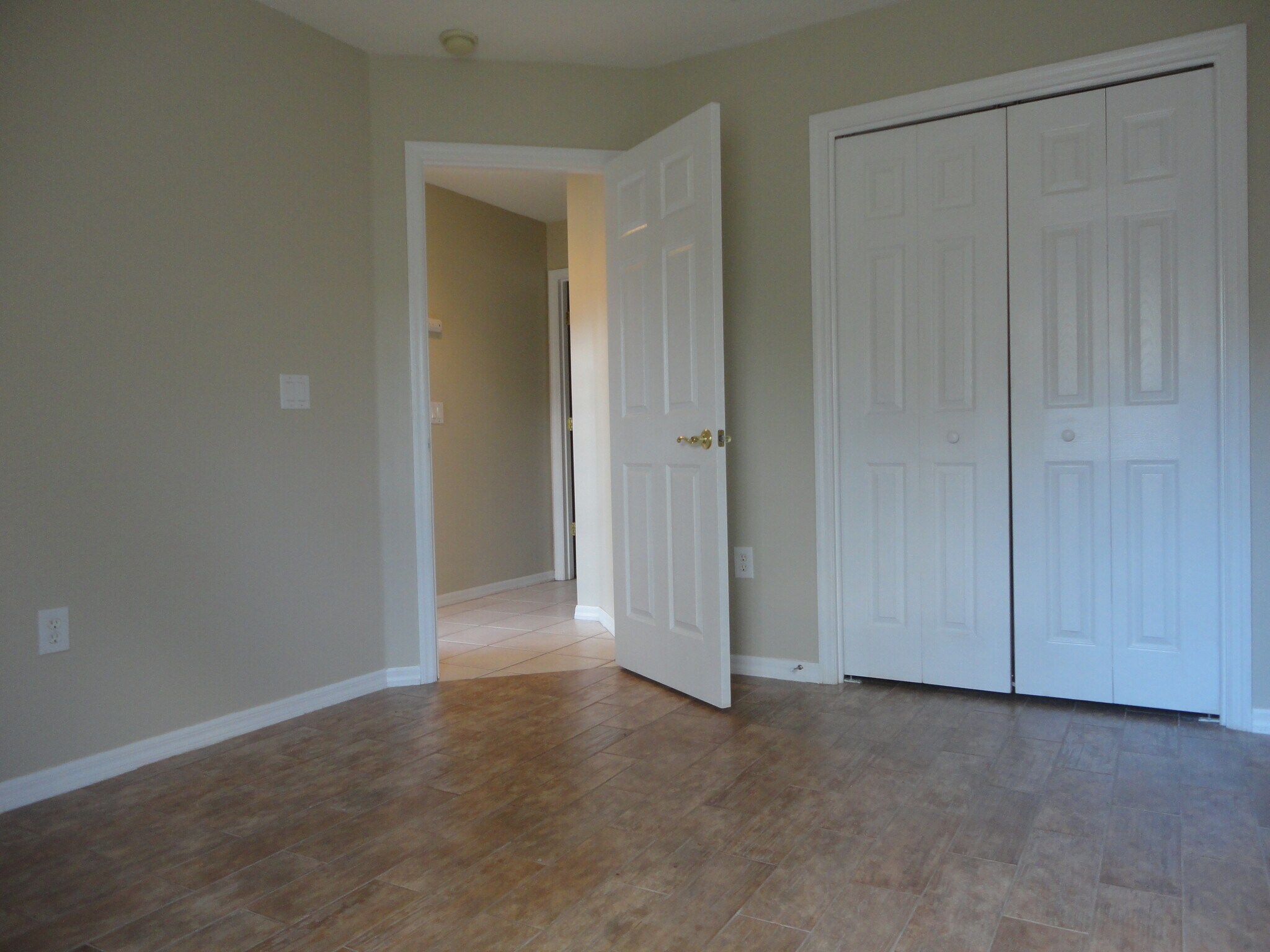 Building Photo - 1452 Baythorn Dr