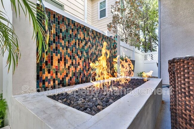Building Photo - 28814 S Lake Dr