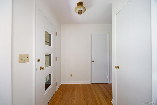 Building Photo - 2108-2110-2110 New Hackensack Rd