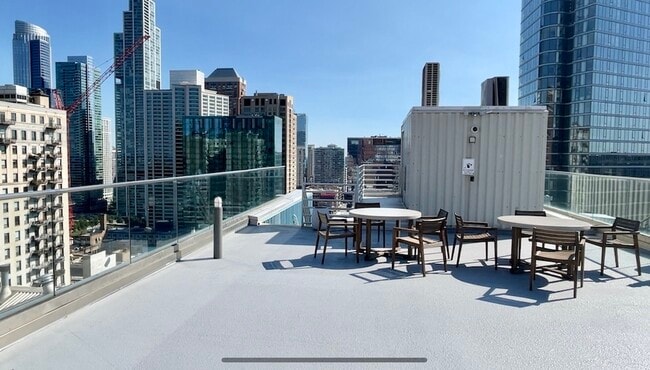 Building Photo - 40 E 9th St