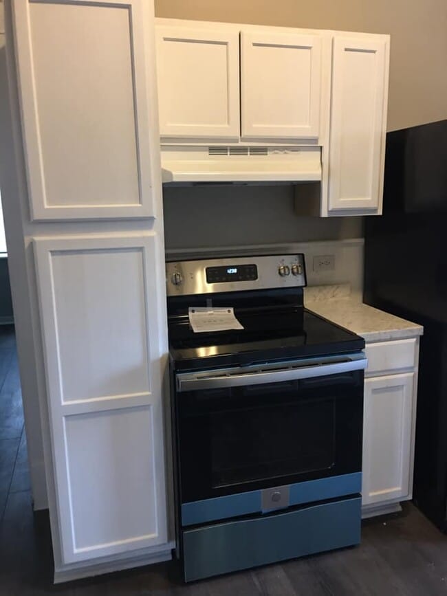 Building Photo - 735 Beechwood Ave