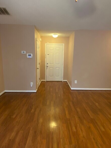 Building Photo - 1622 Phillipsburg Dr