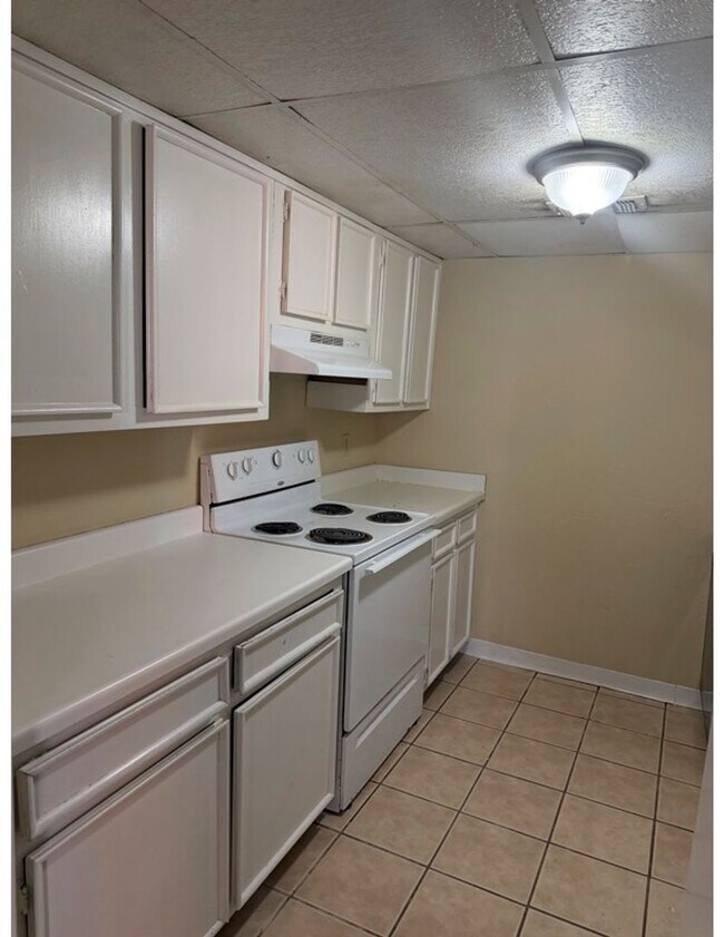 Building Photo - 2021 Austin Ave