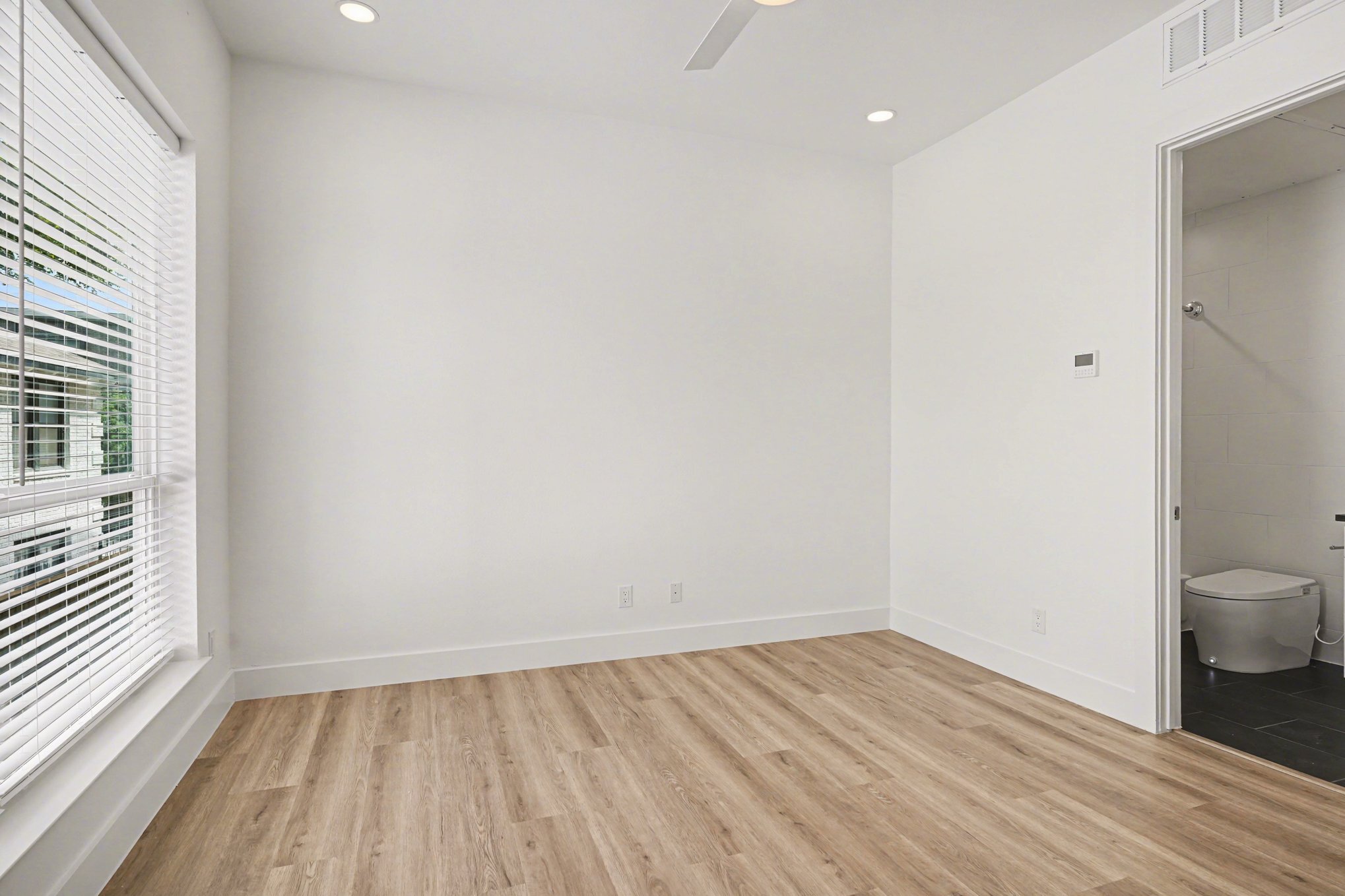 Building Photo - 2217 N Fitzhugh Ave