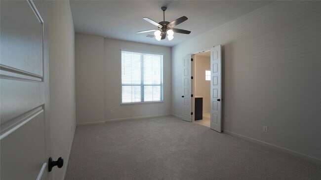 Building Photo - 4104 Hudson St