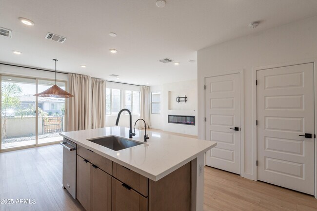 Building Photo - 4831 S Molly