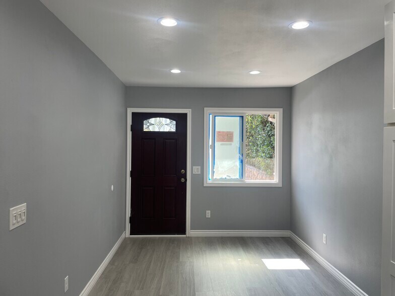 Building Photo - 3025 Broadmoor Blvd
