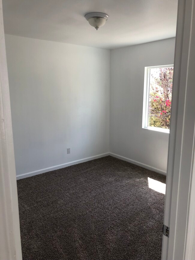 Building Photo - 1623 Drexel Dr