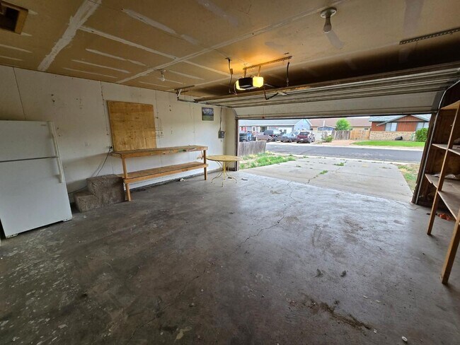 Building Photo - 474 Royal Ann Way