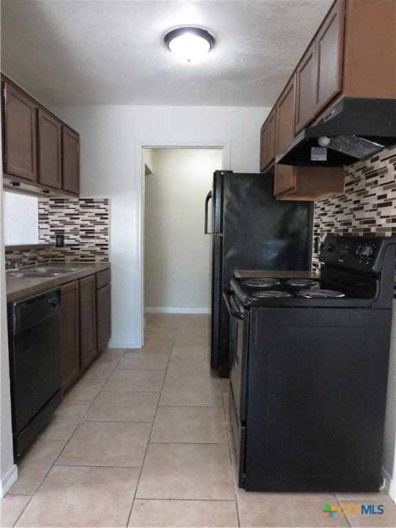 Building Photo - 1807 Cedarhill Dr