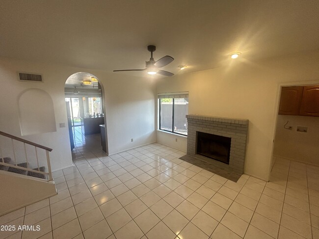 Building Photo - 15845 N 50th St