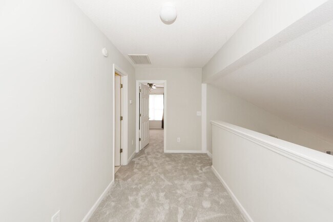 Building Photo - 3 Bedroom 3 Bath Single Family Home in Bridges of Summerville - Summerville