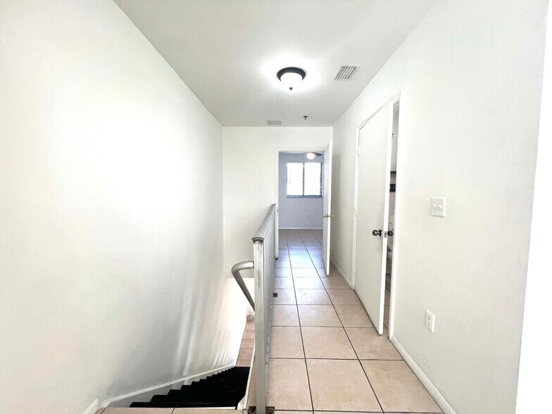 Building Photo - 1134 NW 5th St