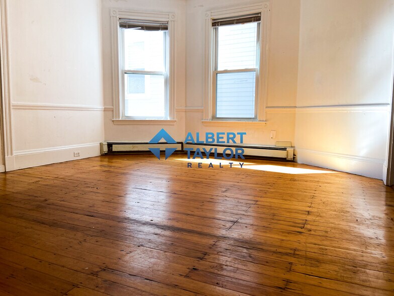 Building Photo - 13 Sachem St