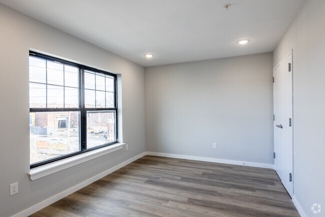 1BR 1BA - 198 Lafayette