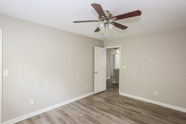 Building Photo - 2329 Apple Glen Ln