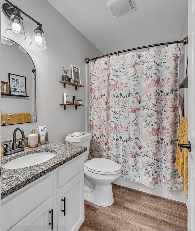 Building Photo - 916 SW Warren Ave