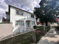 Building Photo - 1703 NW 34th Ave