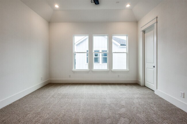 Building Photo - 948 Fisher St