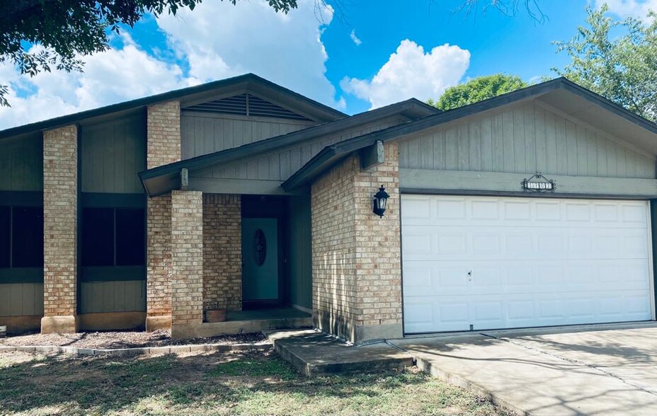 Building Photo - 1702 Goodson Ln