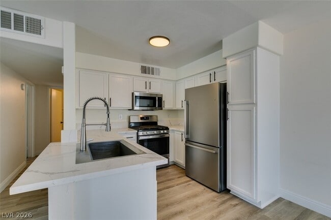 Building Photo - 3065 Casey Dr
