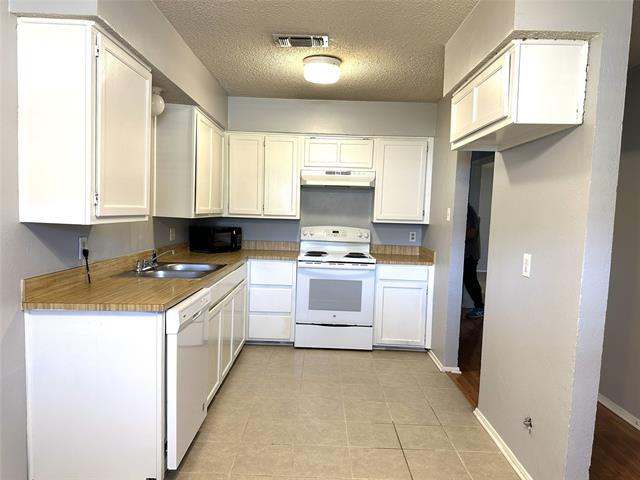 Building Photo - 719 Windcrest Dr