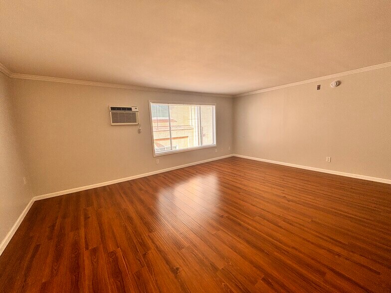 Building Photo - 5711 Camellia Ave