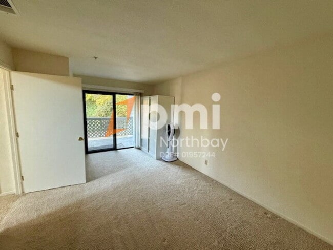 Building Photo - 201 Sea Crest Cir