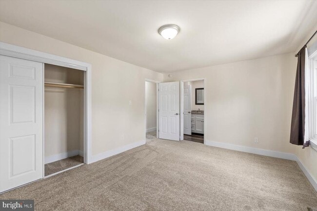 Building Photo - 10506 Circle 1 Dr