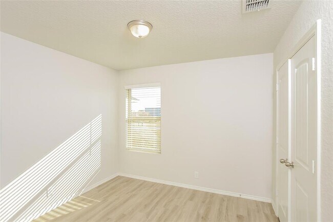 Building Photo - 23726 Buttress Root Dr
