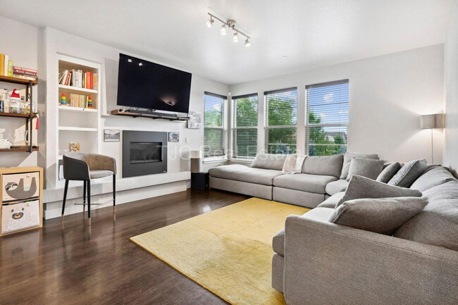 Building Photo - 8890 Yates Dr