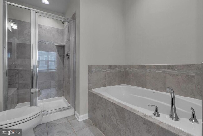 Building Photo - 7105 Rowlock Aly