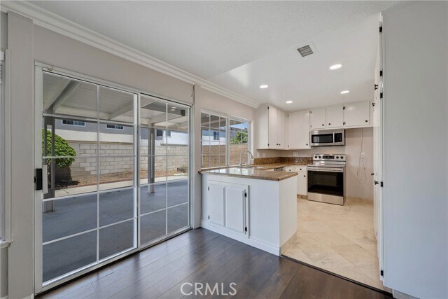 Building Photo - 155 S Beth Cir