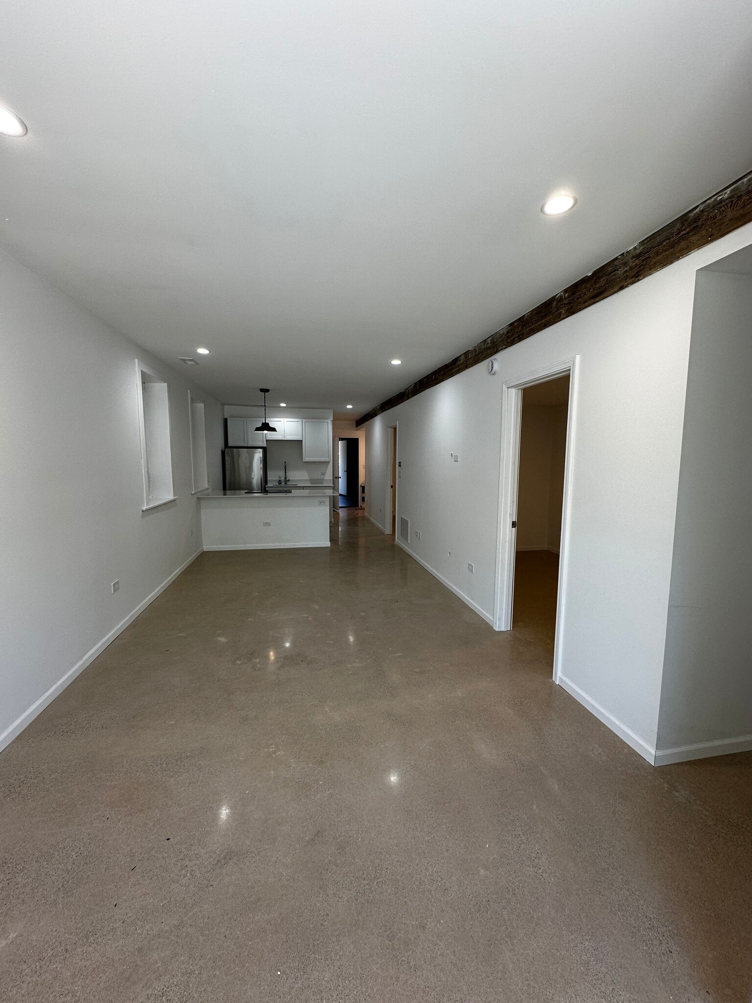 Building Photo - 2022 N Kedzie Ave
