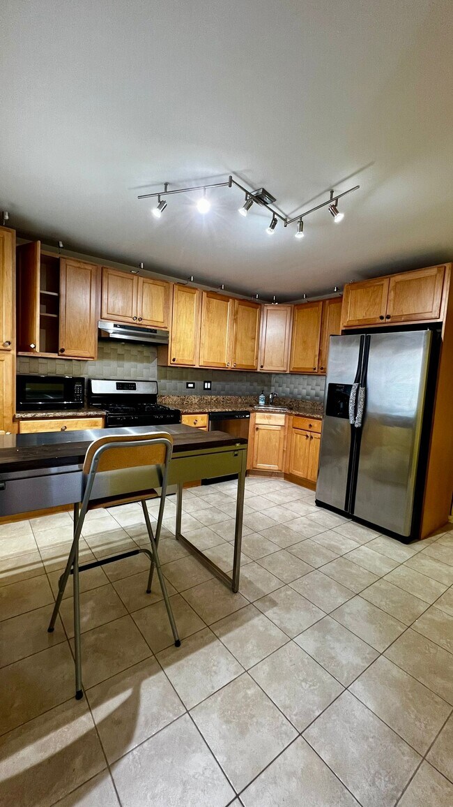 Building Photo - 1222 Brown St