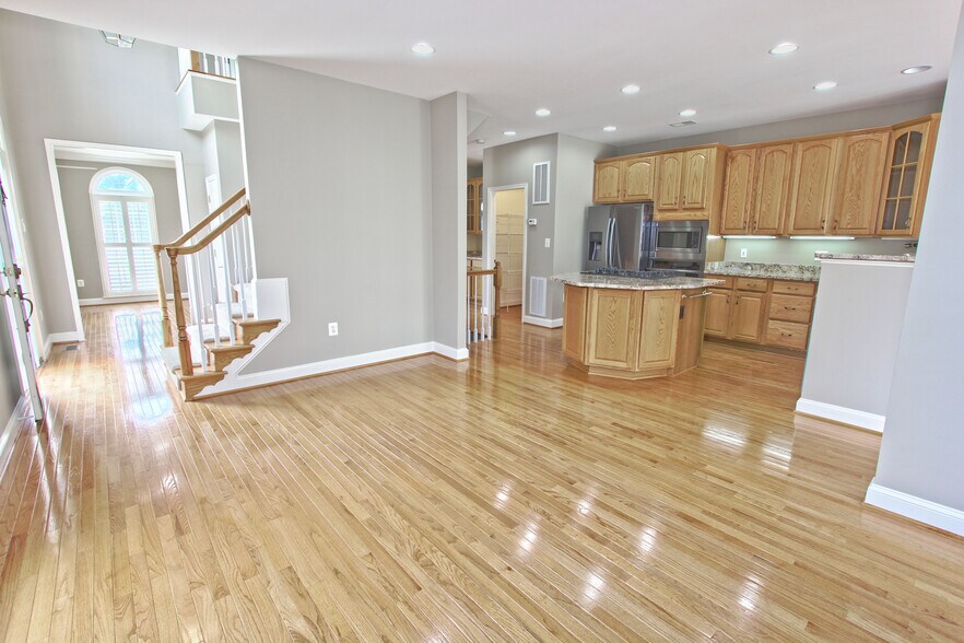 Building Photo - 4083 Walnut Cove Cir