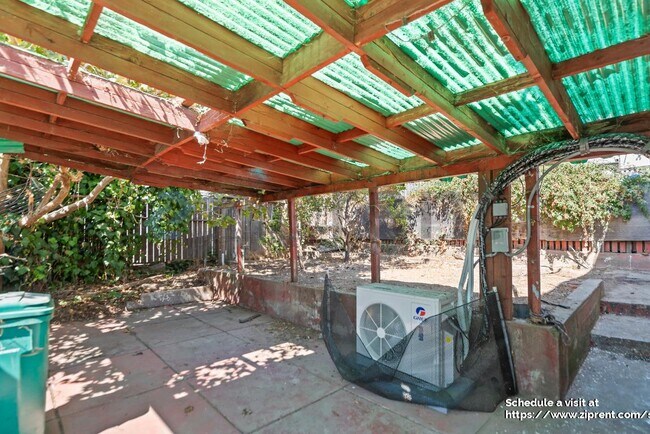 Building Photo - 2617 78th Ave