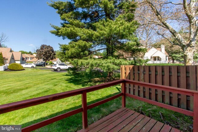 Building Photo - 1739 McNelis Dr