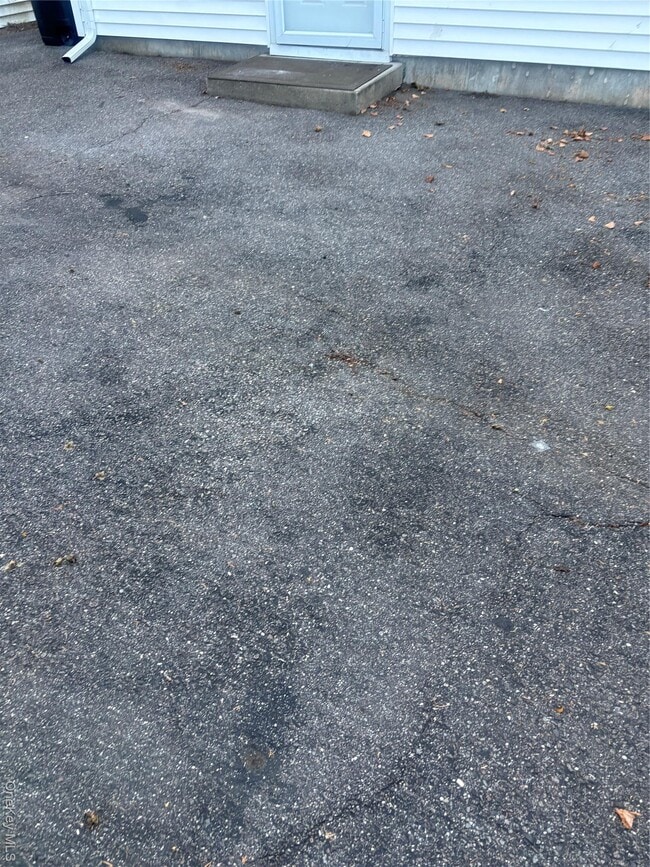 Building Photo - 34 Markwood Ln