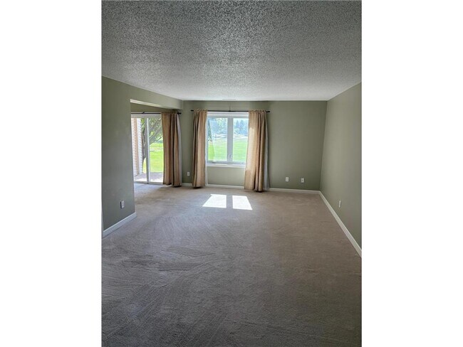 Building Photo - 10277 Arrowwood Dr