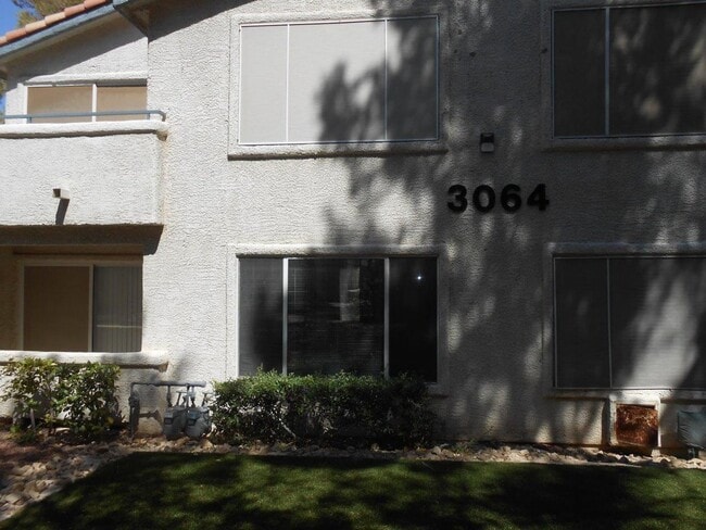 Building Photo - Spacious 2 Bedroom Condo in Gated Community near Eastern/Tropicana