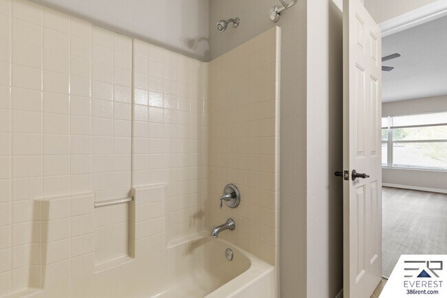 Building Photo - 60 Brigadoon Ln